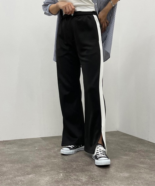 apres jour mignon(アプレジュールミニョン)の「スリット入りラインパンツ【ZOZOTOWN限定アイテム】(その他パンツ・レディース・ダークグリーン/ブラック系その他/ネイビー・SMALL/X-LARGE/MEDIUM)」の2枚目の写真