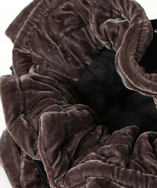 NE QUITTEZ PAS!(ヌキテパ)の「ne Quittez pas VELVET QUILT ONE HANDLE BAG(ハンドバッグ・レディース・ブラック/ベージュ・ONE SIZE)」の6枚目の写真