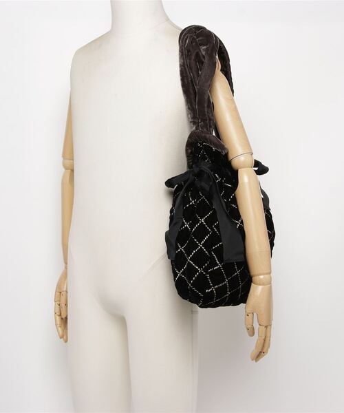 NE QUITTEZ PAS!(ヌキテパ)の「ne Quittez pas VELVET QUILT ONE HANDLE BAG(ハンドバッグ・レディース・ブラック/ベージュ・ONE SIZE)」の4枚目の写真
