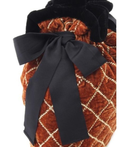 NE QUITTEZ PAS!(ヌキテパ)の「ne Quittez pas VELVET QUILT ONE HANDLE BAG(ハンドバッグ・レディース・ブラック/ベージュ・ONE SIZE)」の8枚目の写真
