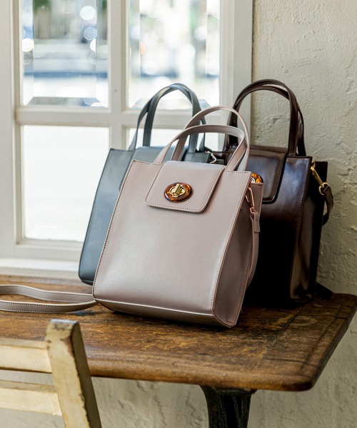 OLIVE des OLIVE（オリーブデオリーブ）の「べっ甲ひねりスクエアバッグ（ショルダーバッグ・レディース・ダークブラウン/グレイッシュベージュ/ブルー・FREE）」の6枚目の写真