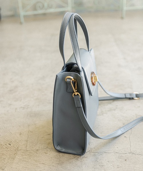 OLIVE des OLIVE（オリーブデオリーブ）の「べっ甲ひねりスクエアバッグ（ショルダーバッグ・レディース・ダークブラウン/グレイッシュベージュ/ブルー・FREE）」の10枚目の写真