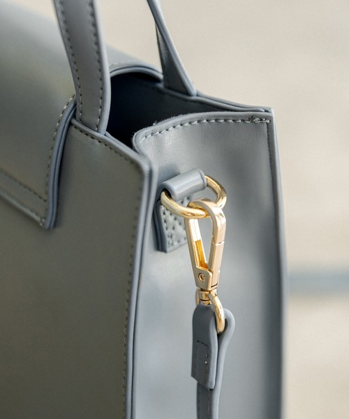 OLIVE des OLIVE（オリーブデオリーブ）の「べっ甲ひねりスクエアバッグ（ショルダーバッグ・レディース・ダークブラウン/グレイッシュベージュ/ブルー・FREE）」の15枚目の写真