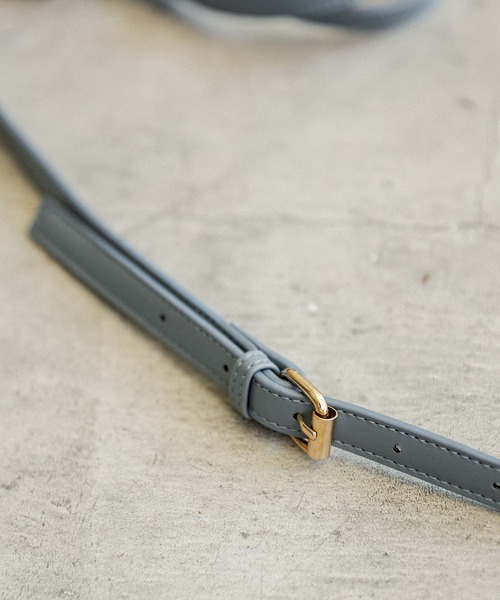 OLIVE des OLIVE（オリーブデオリーブ）の「べっ甲ひねりスクエアバッグ（ショルダーバッグ・レディース・ダークブラウン/グレイッシュベージュ/ブルー・FREE）」の13枚目の写真