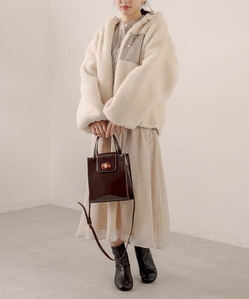 OLIVE des OLIVE（オリーブデオリーブ）の「べっ甲ひねりスクエアバッグ（ショルダーバッグ・レディース・ダークブラウン/グレイッシュベージュ/ブルー・FREE）」の12枚目の写真