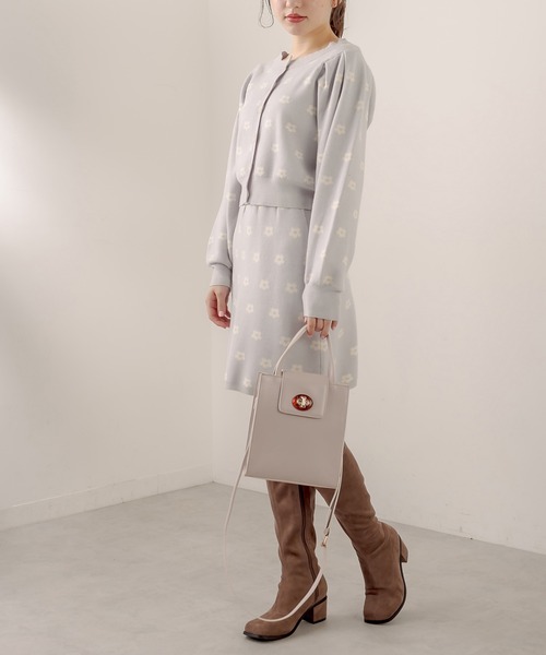 OLIVE des OLIVE（オリーブデオリーブ）の「べっ甲ひねりスクエアバッグ（ショルダーバッグ・レディース・ダークブラウン/グレイッシュベージュ/ブルー・FREE）」の9枚目の写真