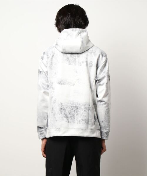 semantic design（セマンティックデザイン）の「＊セマンティックデザイン/semantic design ストレッチ フェイクスエード 斑プリント長袖プルパーカー（パーカー・メンズ・ライトグレー/ホワイト・LARGE/MEDIUM/S/X-LARGE）」の4枚目の写真