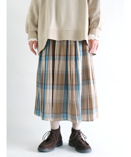 Samansa Mos2（サマンサ モスモス）の「柄アソート細プリーツスカート（スカート・レディース・ベージュ/レッド/イエロー/ブルー/チャコール・ﾌﾘ-）」の3枚目の写真