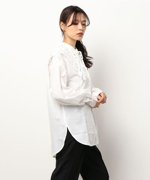 Wefst（ウェスト）の「【Wefst】T/Cブロード襟付きブラウス（シャツ/ブラウス・レディース・ホワイト/ブラック・FREE）」の4枚目の写真