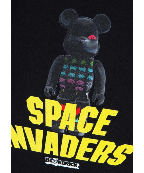 MEDICOM TOY LIFE ENTERTAINMENT（メディコムトイライフエンターテイメント）の「MLE BE@RTEE "SPACE INVADERS L/S TEE"（Tシャツ/カットソー・メンズ・ホワイト/ブラック・LARGE/X-LARGE/MEDIUM/SMALL）」の4枚目の写真