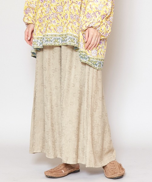 チャイハネ（チャイハネ）の「【チャイハネ】ボタニカル柄ジャカードワイドパンツ（その他パンツ・レディース・ブラック/ベージュ/パープル/レッド/グリーン/グレー/イエロー/オレンジ/ターコイズブルー・FREE）」の4枚目の写真