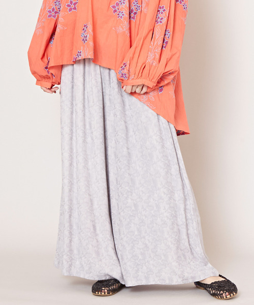 チャイハネ（チャイハネ）の「【チャイハネ】ボタニカル柄ジャカードワイドパンツ（その他パンツ・レディース・ブラック/ベージュ/パープル/レッド/グリーン/グレー/イエロー/オレンジ/ターコイズブルー・FREE）」の3枚目の写真