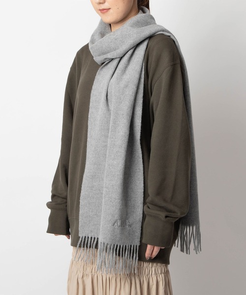 A.P.C.(アーペーセー)の「A.P.C. Ambroise アー・ペー・セー アンブローズ 刺繍入り マフラー(マフラー・レディース・ブラック/キャメル/ダークネイビー/グレー・FREE)」の1枚目の写真