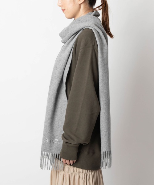 A.P.C.(アーペーセー)の「A.P.C. Ambroise アー・ペー・セー アンブローズ 刺繍入り マフラー(マフラー・レディース・ブラック/キャメル/ダークネイビー/グレー・FREE)」の12枚目の写真