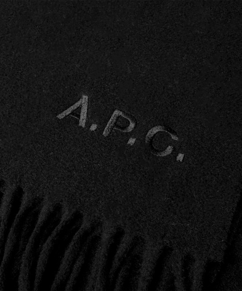 A.P.C.(アーペーセー)の「A.P.C. Ambroise アー・ペー・セー アンブローズ 刺繍入り マフラー(マフラー・レディース・ブラック/キャメル/ダークネイビー/グレー・FREE)」の11枚目の写真