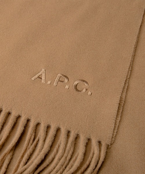 A.P.C.(アーペーセー)の「A.P.C. Ambroise アー・ペー・セー アンブローズ 刺繍入り マフラー(マフラー・レディース・ブラック/キャメル/ダークネイビー/グレー・FREE)」の13枚目の写真