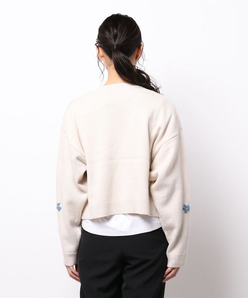 ehka sopo（エヘカソポ）の「お花刺繍Vネックカーディガン（カーディガン/ボレロ・レディース・キナリ/サックスブルー/ブラック/ベージュ・ﾌﾘ-）」の6枚目の写真