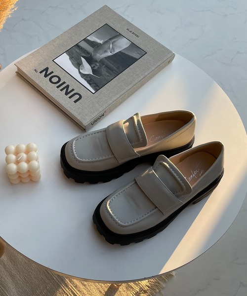 AS KNOW AS plus（アズノゥアズプラス）の「厚底スクエアローファー（ローファー・レディース・ブラック/グレー/ライム/アイボリー・M/L）」の3枚目の写真