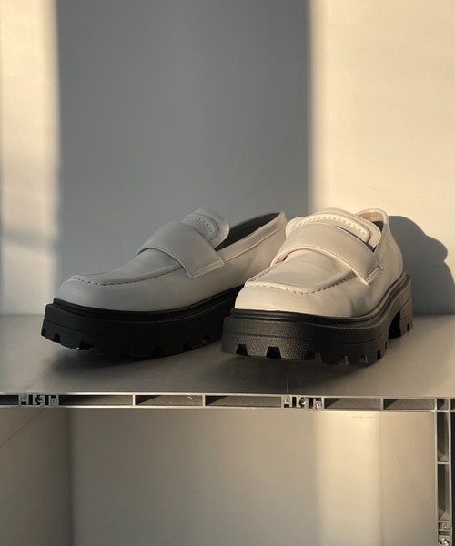 AS KNOW AS plus（アズノゥアズプラス）の「厚底スクエアローファー（ローファー・レディース・ブラック/グレー/ライム/アイボリー・M/L）」の6枚目の写真