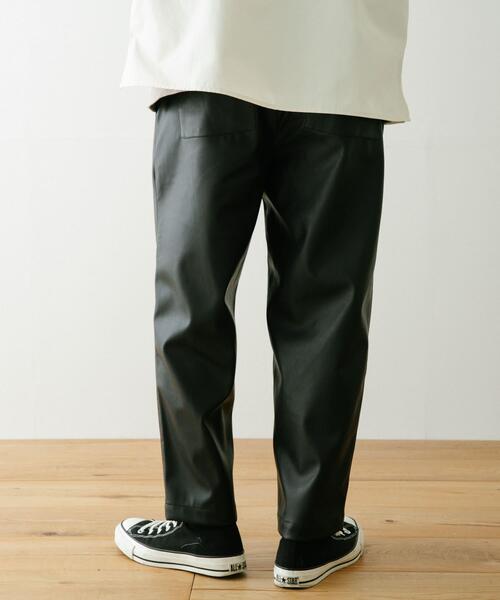 ITEMS URBANRESEARCH(アイテムズ アーバンリサーチ)の「ヴィーガンレザー イージーパンツ(その他パンツ・メンズ・ブラック/グレー/オフホワイト・MEDIUM/LARGE)」の10枚目の写真