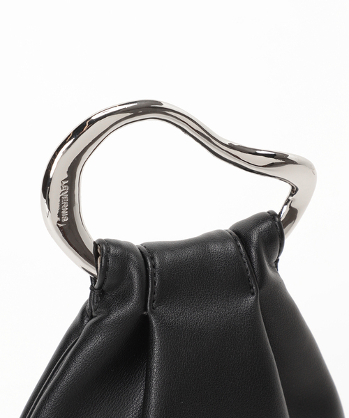 SLOBE IENA（スローブイエナ）の「【LE VERNIS/ル・ベルニ】リングミニレザーショルダーバッグ◆（ショルダーバッグ・レディース・ホワイト/ブラック/キャメル・FREE）」の12枚目の写真