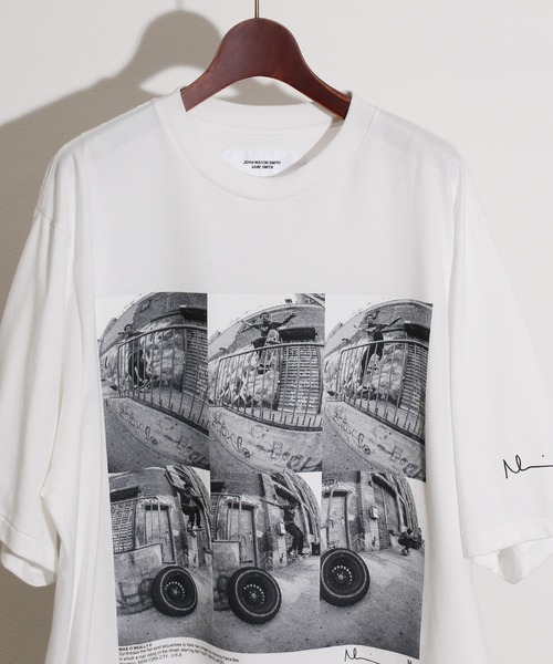JANESMITH(ジェーンスミス)の「JANESMITH ジェーンスミス / ANTHONY IN BROOKLYN SHORT SLEEVE T-SHIRT グラフィックプリントビッグシルエットTシャツ / 22WCT-#456S-MO(Tシャツ/カットソー・レディース・ホワイト/ブラック・SMALL/MEDIUM/LARGE/X-LARGE)」の1枚目の写真