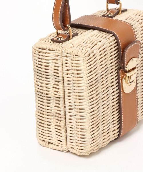 Andemiu（アンデミュウ）の「ラタンスクエアショルダー277890（ショルダーバッグ・レディース・ブラック/オフホワイト・FREE）」の4枚目の写真