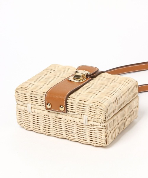 Andemiu（アンデミュウ）の「ラタンスクエアショルダー277890（ショルダーバッグ・レディース・ブラック/オフホワイト・FREE）」の6枚目の写真