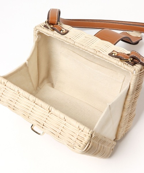 Andemiu（アンデミュウ）の「ラタンスクエアショルダー277890（ショルダーバッグ・レディース・ブラック/オフホワイト・FREE）」の15枚目の写真