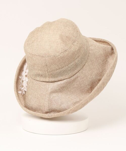 mimis（ミイーミイーズ）の「雑材風レース付きエッジアップハット（ハット・レディース・ベージュ/グレー・FREE）」の4枚目の写真