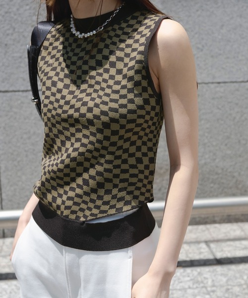 Ezick（エジック）の「サイドカットチェッカータンク（タンクトップ・レディース・ダークブラウン/オレンジ/ライトグリーン・FREE）」の2枚目の写真