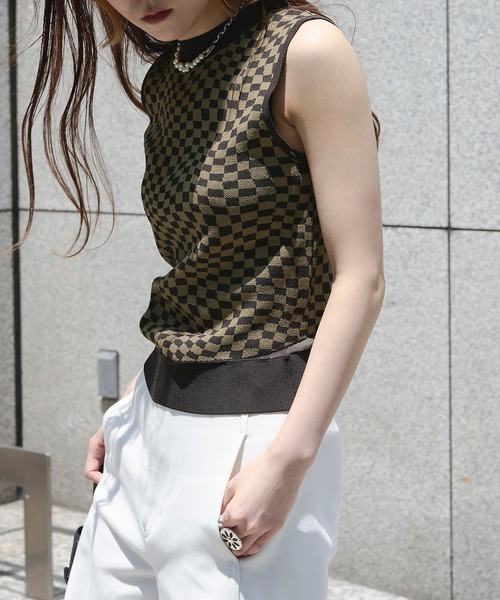 Ezick（エジック）の「サイドカットチェッカータンク（タンクトップ・レディース・ダークブラウン/オレンジ/ライトグリーン・FREE）」の10枚目の写真