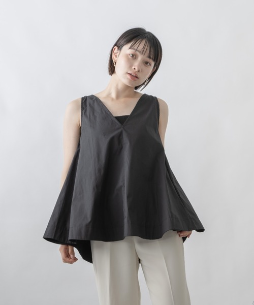 mebole(メボレ)の「Vネックノースリーブトップス(シャツ/ブラウス・レディース・ブラック/ホワイト・FREE)」の11枚目の写真
