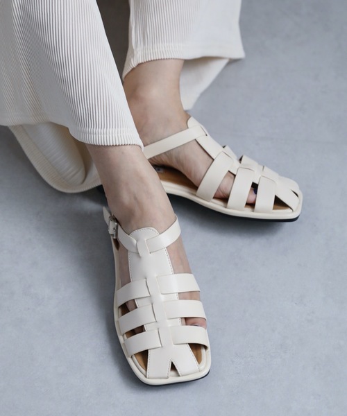 ap retro(アプレトロ)の「グルカサンダル(サンダル・レディース・ブラック/アイボリー・MEDIUM/LARGE)」の5枚目の写真