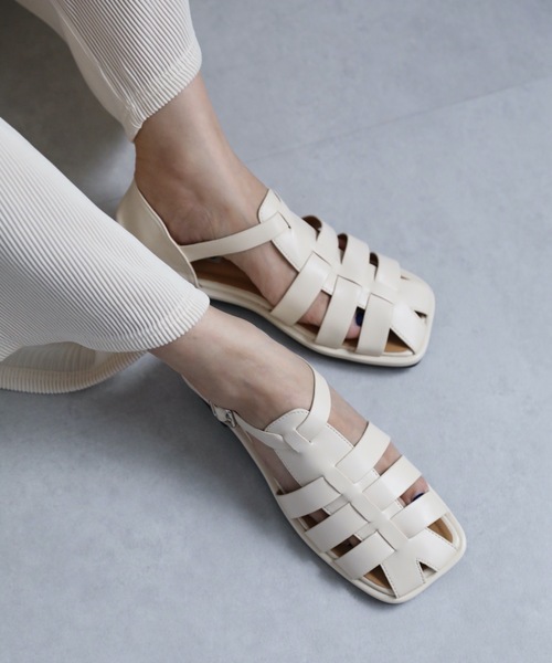 ap retro(アプレトロ)の「グルカサンダル(サンダル・レディース・ブラック/アイボリー・MEDIUM/LARGE)」の3枚目の写真