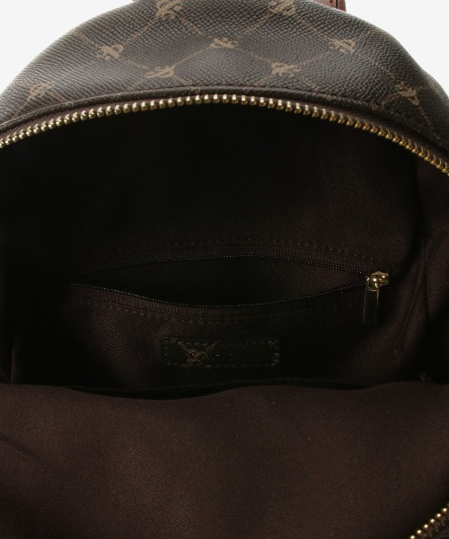 & chouette(アンドシュエット)の「モノグラム リュック(バックパック/リュック・レディース・グレイッシュベージュ/ダークブラウン・FREE)」の13枚目の写真