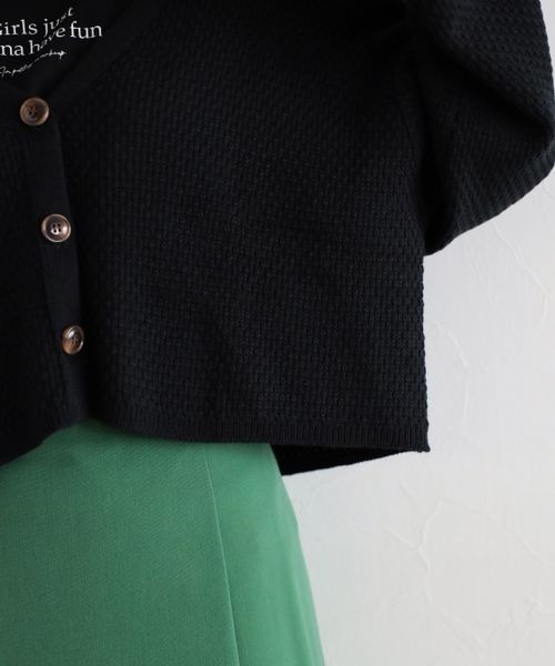 mysty woman（ミスティウーマン）の「カノコ編みショートカーディガン 157098（カーディガン/ボレロ・レディース・ブラック/ブラウン/オフホワイト/グリーン/レッド・FREE）」の15枚目の写真
