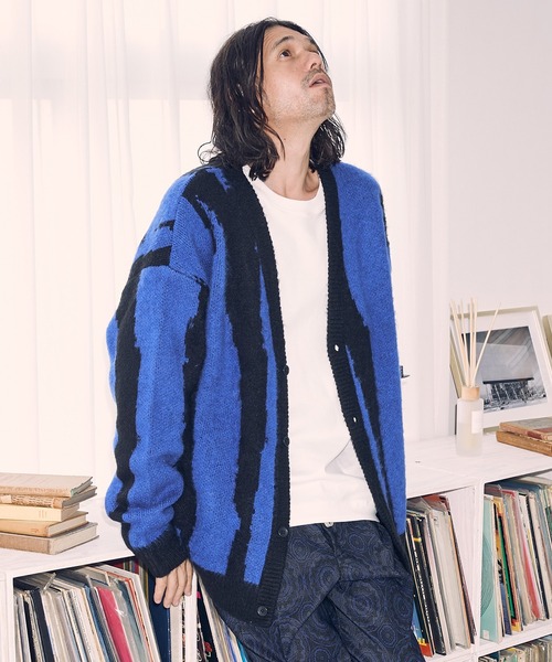 ADAM PATEK(アダムパテック)の「mcg3094- mohair mixed cardigan zebra カーディガン(カーディガン/ボレロ・メンズ・オフホワイト/ブルー・3/1/2)」の3枚目の写真