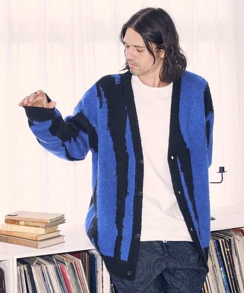 ADAM PATEK(アダムパテック)の「mcg3094- mohair mixed cardigan zebra カーディガン(カーディガン/ボレロ・メンズ・オフホワイト/ブルー・3/1/2)」の4枚目の写真