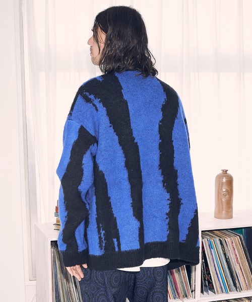 ADAM PATEK(アダムパテック)の「mcg3094- mohair mixed cardigan zebra カーディガン(カーディガン/ボレロ・メンズ・オフホワイト/ブルー・3/1/2)」の6枚目の写真