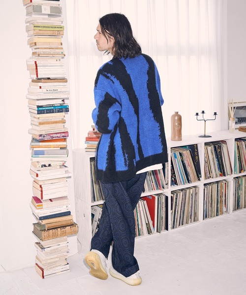 ADAM PATEK(アダムパテック)の「mcg3094- mohair mixed cardigan zebra カーディガン(カーディガン/ボレロ・メンズ・オフホワイト/ブルー・3/1/2)」の9枚目の写真