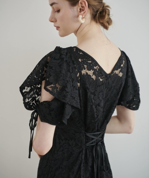 AND COUTURE（アンドクチュール）の「コードレース袖ラッフル
