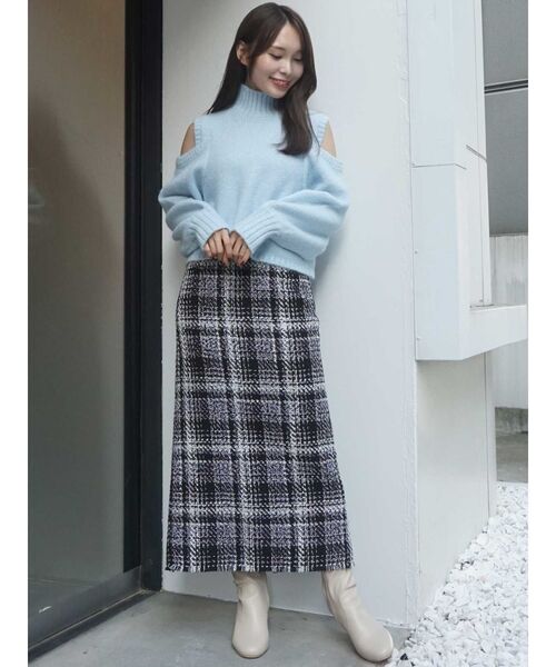 MERCURYDUO(マーキュリーデュオ)の「カラーオープンショルダーニット(ニット/セーター・レディース・オフホワイト/ピンク/ブルー/チャコールグレー/ベージュ・FREE)」の16枚目の写真