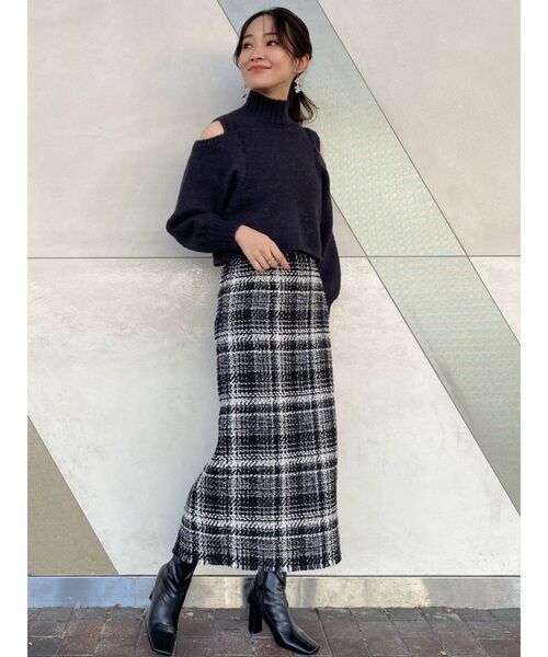 MERCURYDUO(マーキュリーデュオ)の「カラーオープンショルダーニット(ニット/セーター・レディース・オフホワイト/ピンク/ブルー/チャコールグレー/ベージュ・FREE)」の15枚目の写真