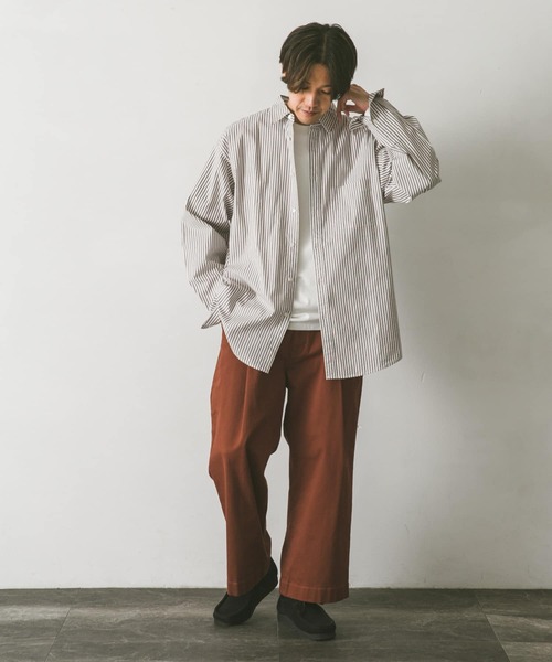 URBAN RESEARCH DOORS(アーバンリサーチドアーズ)の「ライトオックスストライプレギュラーカラーシャツ(シャツ/ブラウス・メンズ・グリーン系その他/ブラウン系その他/ブルー系その他・MEDIUM/SMALL/LARGE)」の9枚目の写真