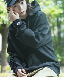 Champion（チャンピオン）の「Champion/チャンピオン HOODED オーバーサイズ プルオーバーパーカー 袖ワンポイント 刺繍ロゴ フーディ  2026年春夏（パーカー）」
