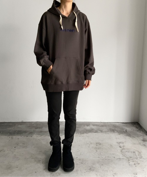 MONT KEMMEL(モンケメル)の「ST: MONT KEMMEL LOGO PRINT HOODY モンケメル ロゴパーカー(パーカー・レディース・チャコールグレー/オレンジ・36/40/38)」の4枚目の写真
