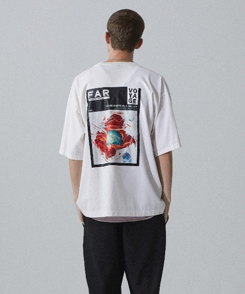 Iroquois(イロコイ)の「VOYAGE T(Tシャツ/カットソー・メンズ・ブラック/レッド系その他/ホワイト・1/3/2)」の2枚目の写真