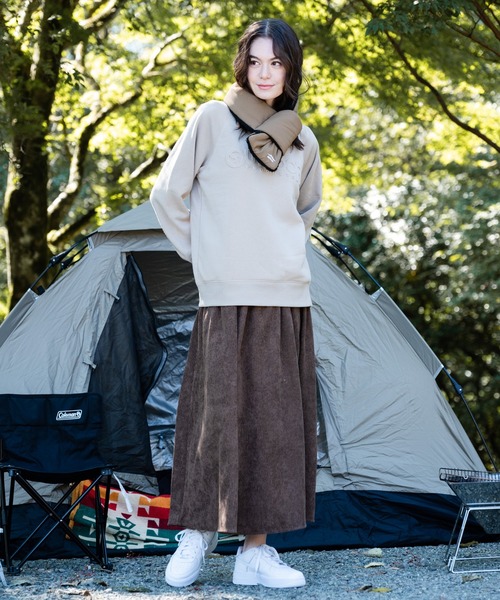 OUTDOOR PRODUCTS APPAREL(アウトドアプロダクツアパレル)の「身頃ボア エンボスブランドロゴ スウェット トレーナー(スウェット・レディース・オリーブ/ネイビー/ベージュ・MEDIUM/LARGE)」の4枚目の写真