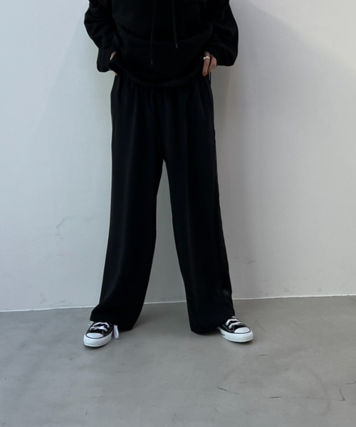 una ラインストレート パンツ una（ウナ）の「unaラインストレートパンツ（その他パンツ